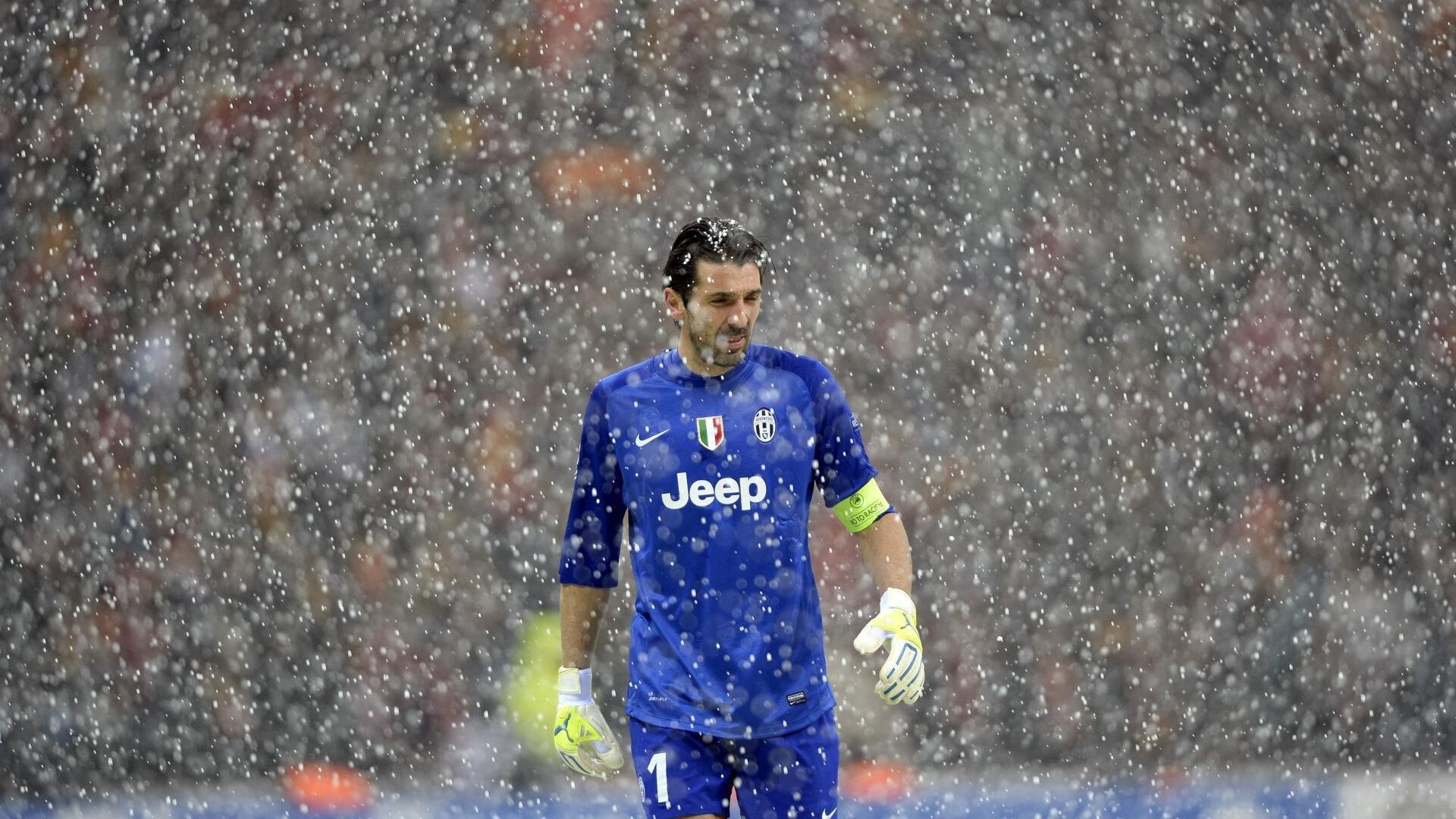 技术型中场在三角结构中如鱼得水，技术型中锋